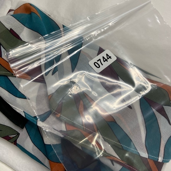 DKNY Swim Suit Coverup Tropical  White Size M - Picture 14 of 14